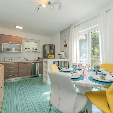 B&d For The Complete Pleasure Of Vacation !heated! Private Pool! Oasis In The Center Of Zadar, 100m From The Sea Willa