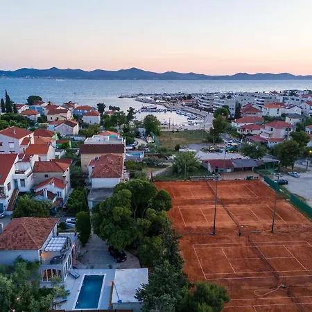 Willa B&d For The Complete Pleasure Of Vacation !heated! Private Pool! Oasis In The Center Of Zadar, 100m From The Sea