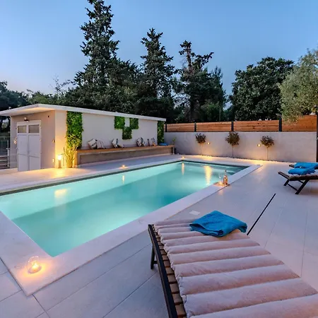 B&d For The Complete Pleasure Of Vacation !heated! Private Pool! Oasis In The Center Of Zadar, 100m From The Sea Willa *