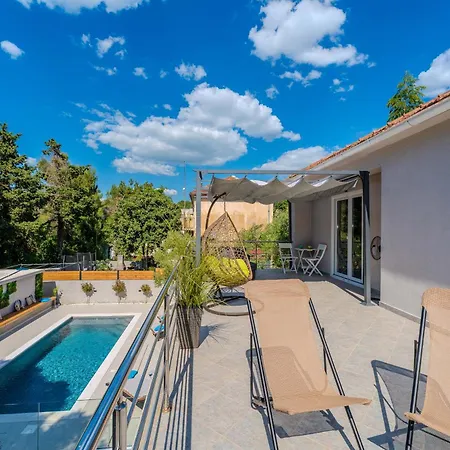 B&d For The Complete Pleasure Of Vacation !heated! Private Pool! Oasis In The Center Of Zadar, 100m From The Sea *