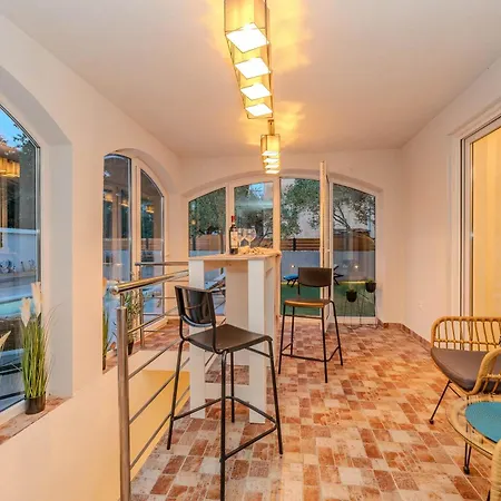 B&d For The Complete Pleasure Of Vacation !heated! Private Pool! Oasis In The Center Of Zadar, 100m From The Sea Villa *