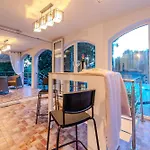 Βίλα B&d For The Complete Pleasure Of Vacation !heated! Private Pool! Oasis In The Center Of Zadar, 100m From The Sea