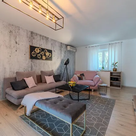 Villa B&d For The Complete Pleasure Of Vacation !heated! Private Pool! Oasis In The Center Of Zadar, 100m From The Sea