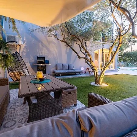 וילה B&d For The Complete Pleasure Of Vacation !heated! Private Pool! Oasis In The Center Of Zadar, 100m From The Sea *