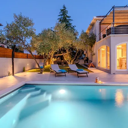 B&d For The Complete Pleasure Of Vacation !heated! Private Pool! Oasis In The Center Of Zadar, 100m From The Sea וילה *