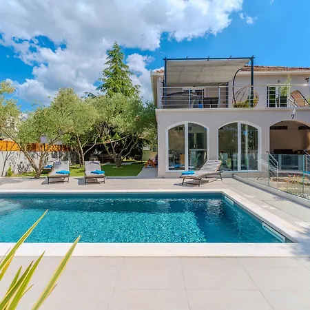 B&d For The Complete Pleasure Of Vacation !heated! Private Pool! Oasis In The Center Of Zadar, 100m From The Sea