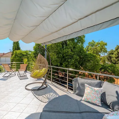 B&d For The Complete Pleasure Of Vacation !heated! Private Pool! Oasis In The Center Of Zadar, 100m From The Sea Villa