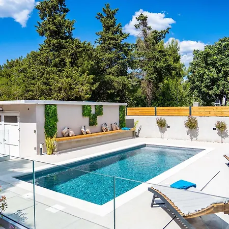 B&d For The Complete Pleasure Of Vacation !heated! Private Pool! Oasis In The Center Of Zadar, 100m From The Sea זאדאר